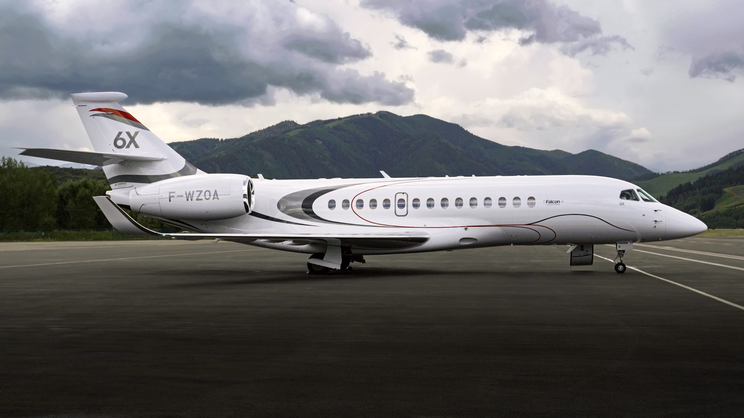 ฟอลคอน: Falcon 6X Flight Trails - Robb Report Thailand